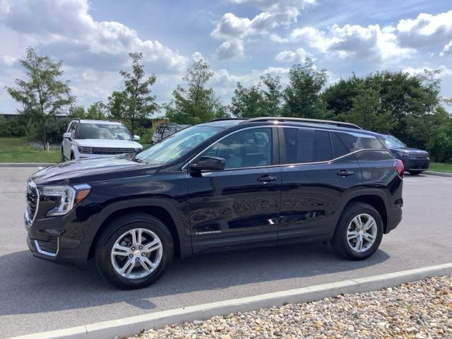 Used 2023 GMC Terrain SLE w/ Driver Convenience Package AWD/4WD image 8