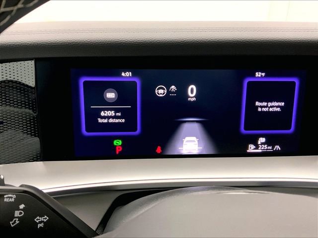 Certified 2025 Volkswagen Tiguan SE w/ Panoramic Sunroof Package image 24