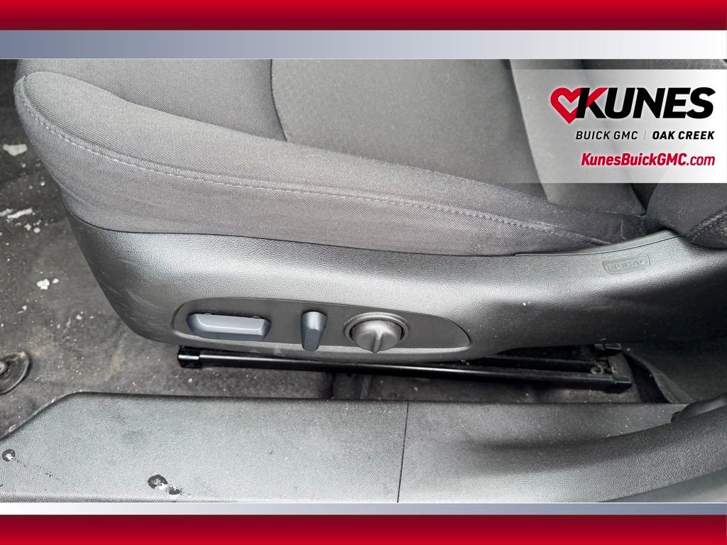 Used 2024 Chevrolet Malibu LT image 11