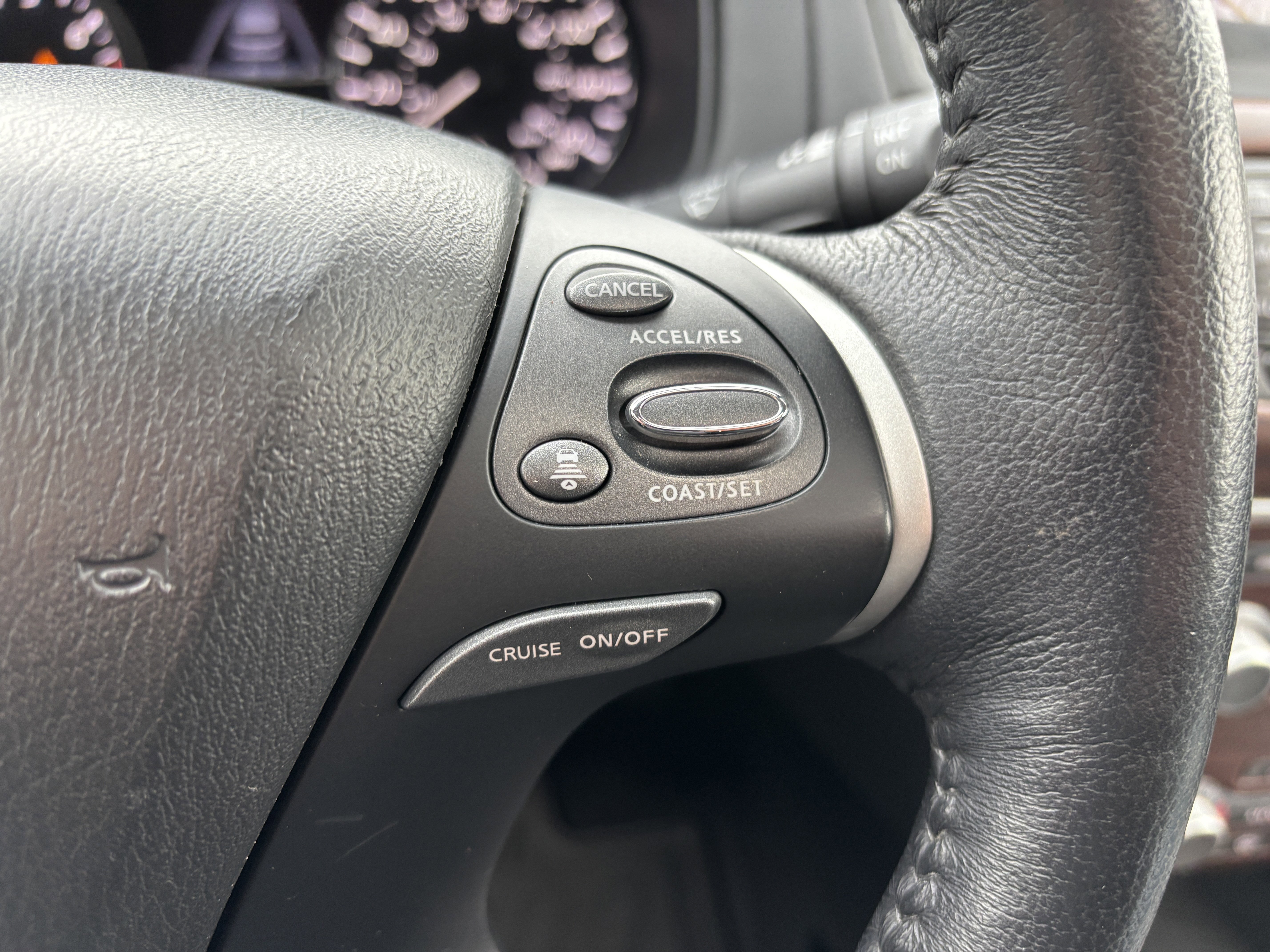 Used 2019 Nissan Pathfinder Platinum image 29