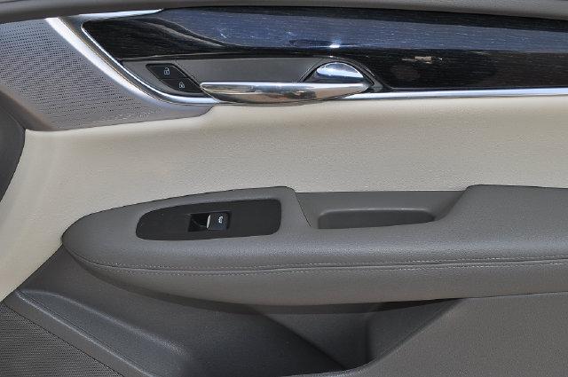 Used 2025 Cadillac XT6 Premium Luxury w/ LPO, Floor Liner Package AWD/4WD image 25