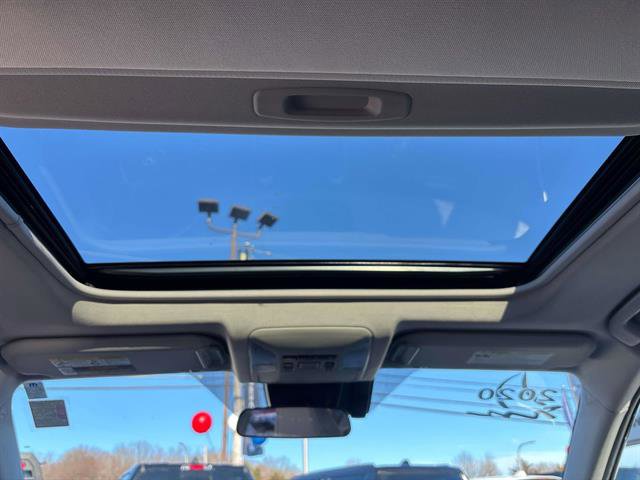 Used 2020 Toyota RAV4 XLE Premium image 9