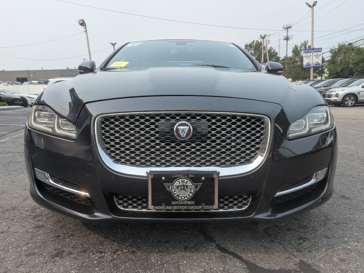 Used 2017 Jaguar XJ L Supercharged RWD image 4