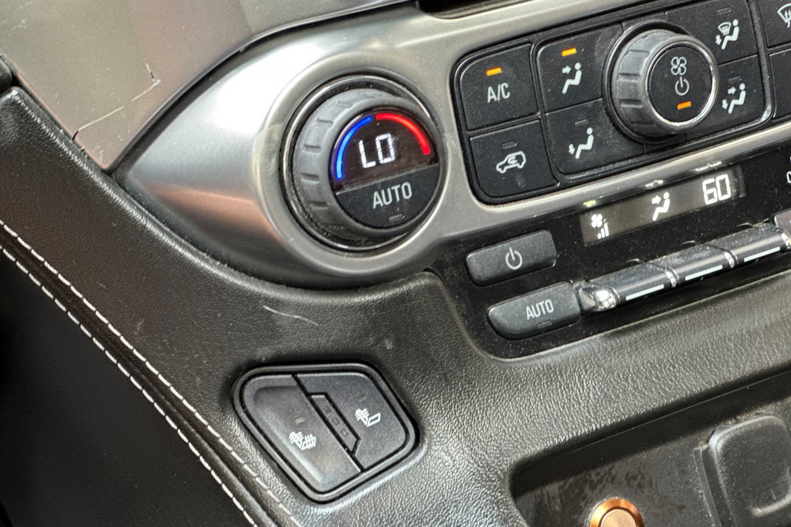 Used 2015 Chevrolet Tahoe LT RWD image 31