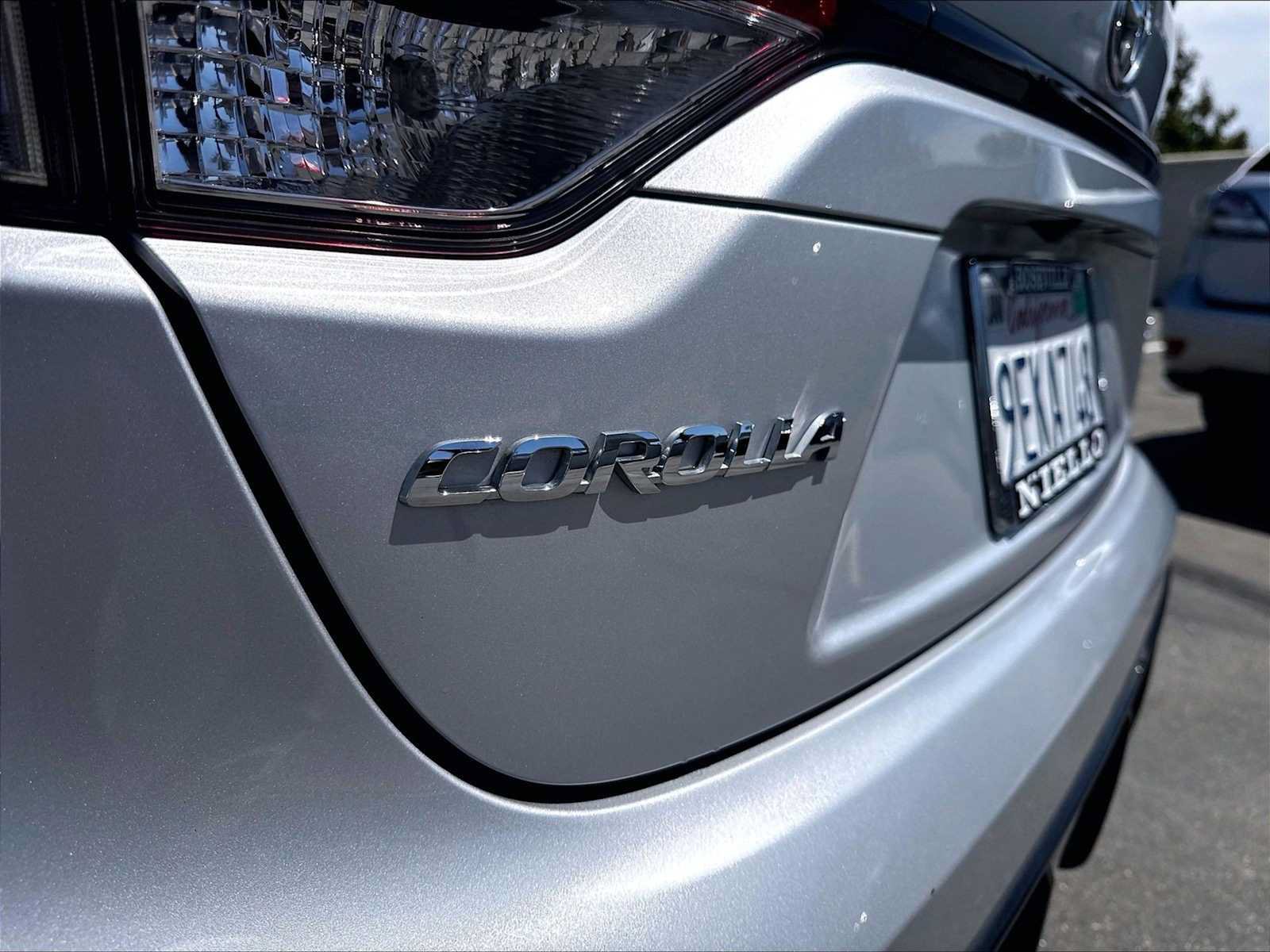 Used 2023 Toyota Corolla SE FWD image 11