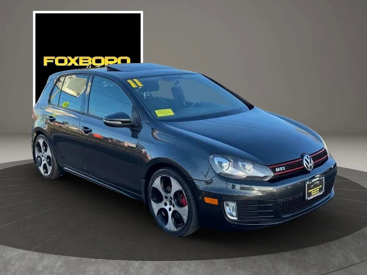 Used 2011 Volkswagen Golf 4-Door image 3