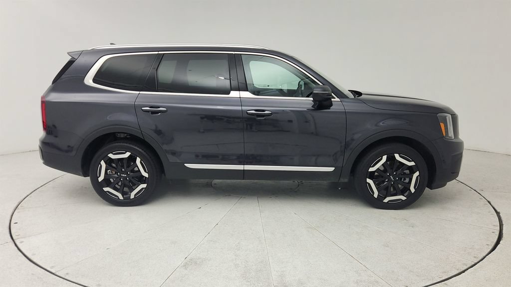 Used 2025 Kia Telluride S FWD image 8
