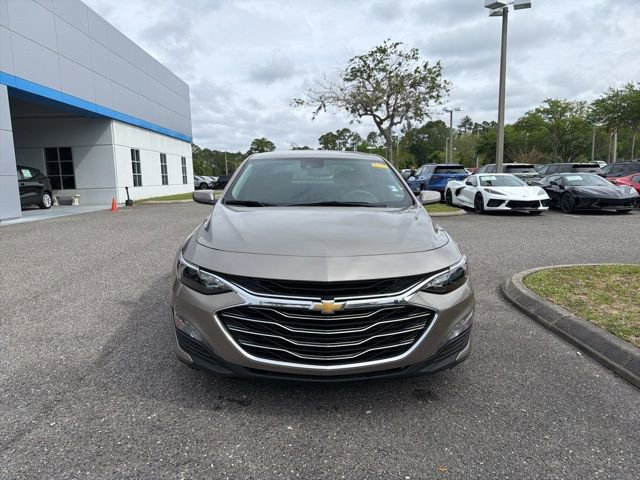 Used 2024 Chevrolet Malibu LT FWD image 2