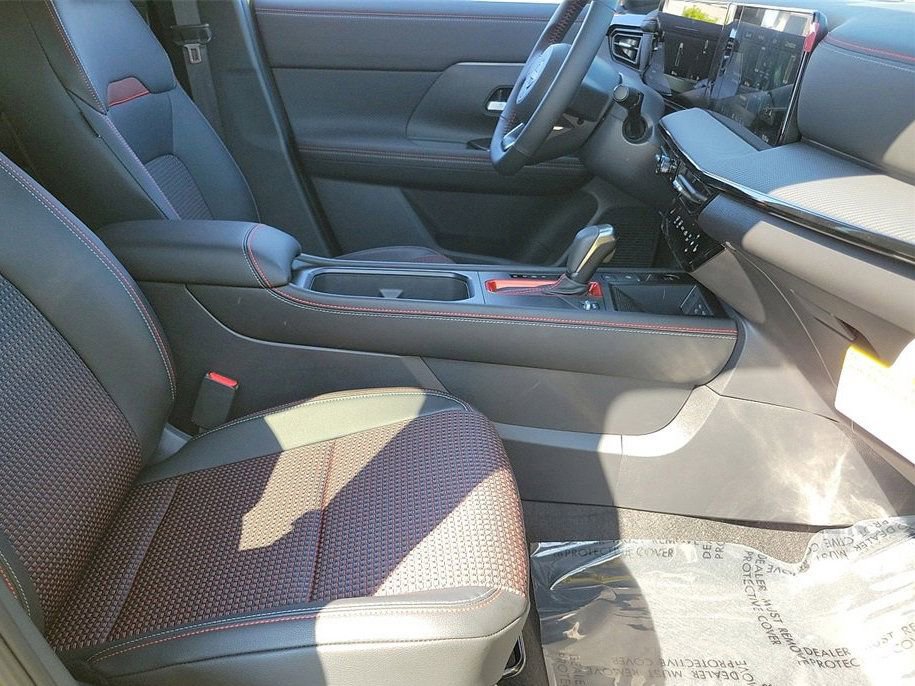 New 2026 Nissan Kicks SR w/ SR Premium Package FWD image 16