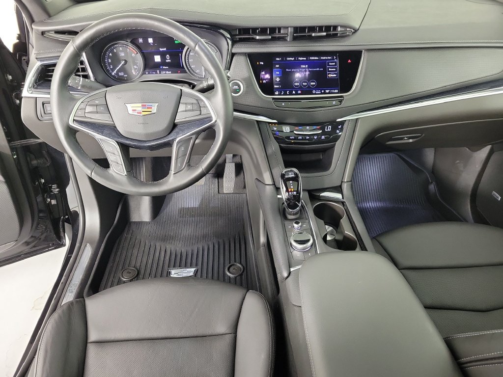 Certified 2024 Cadillac XT5 Premium Luxury w/ Technology Package AWD/4WD image 16