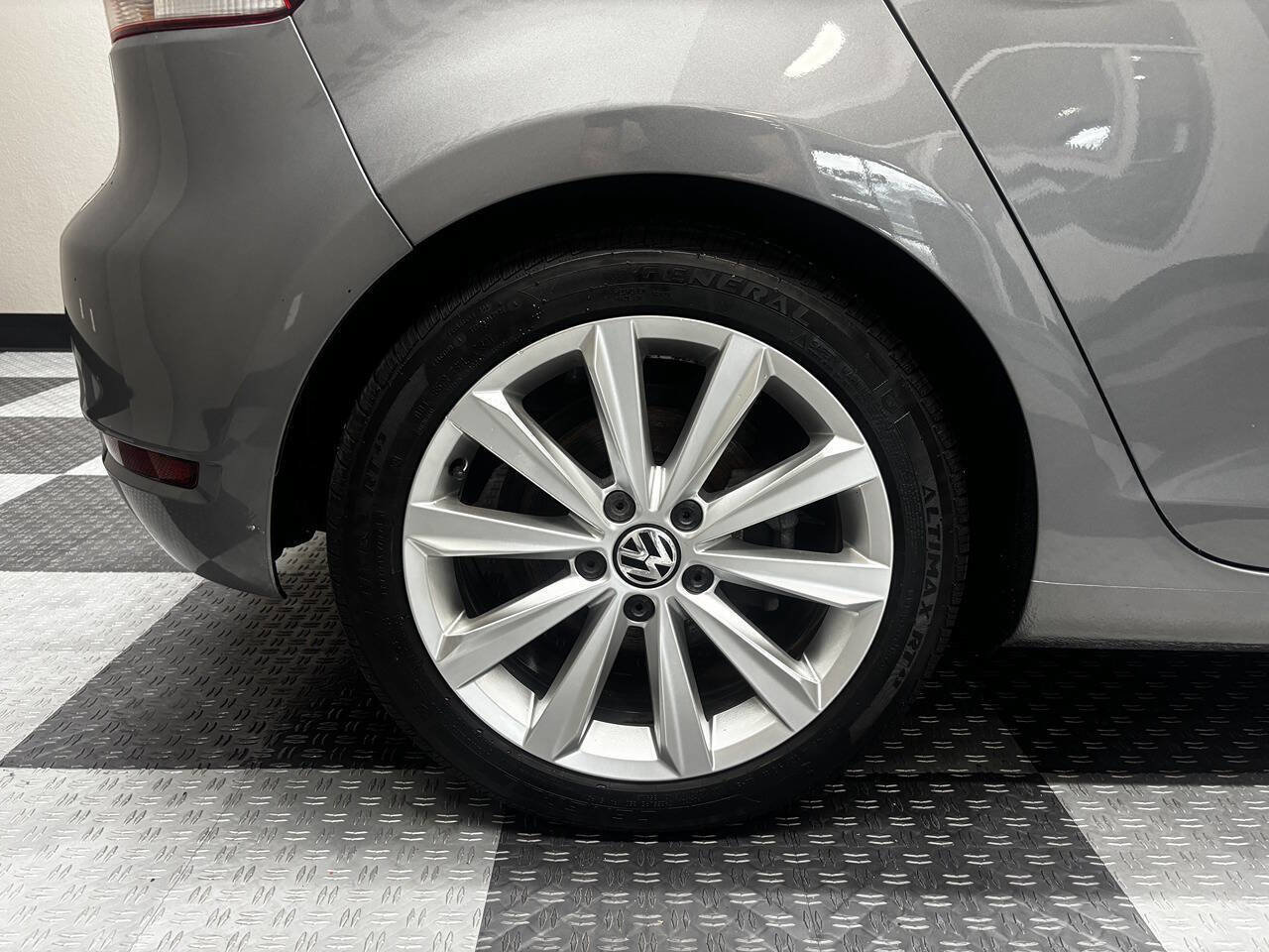 Used 2013 Volkswagen Golf TDI FWD image 16