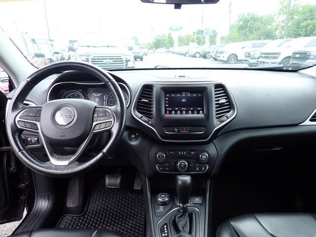 Used 2020 Jeep Cherokee Latitude Plus w/ Cold Weather Group AWD/4WD image 20