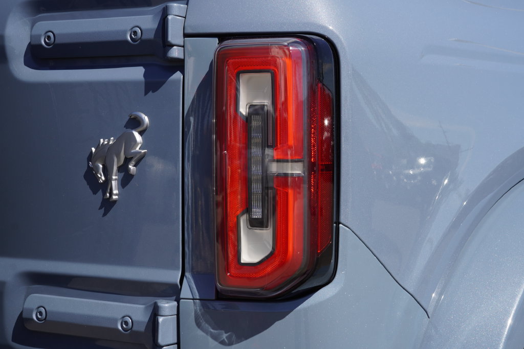 Used 2023 Ford Bronco Outer Banks AWD/4WD image 13