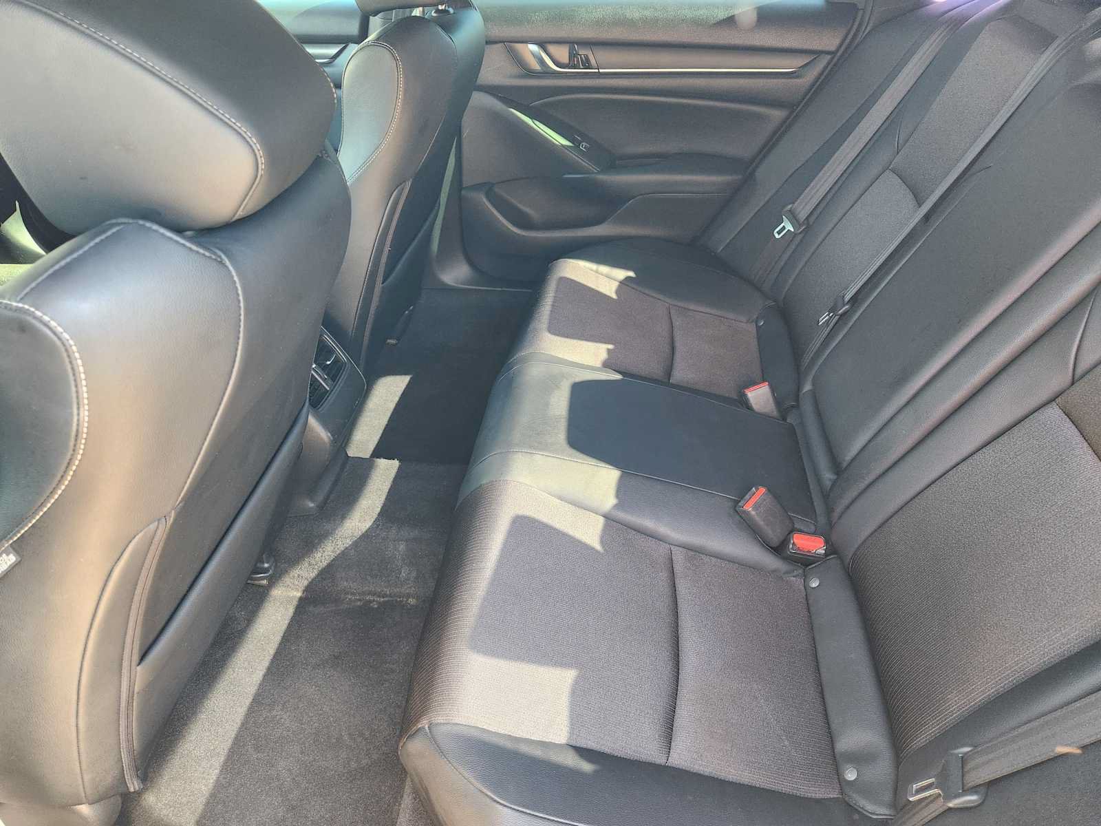 Used 2018 Honda Accord Sport image 30