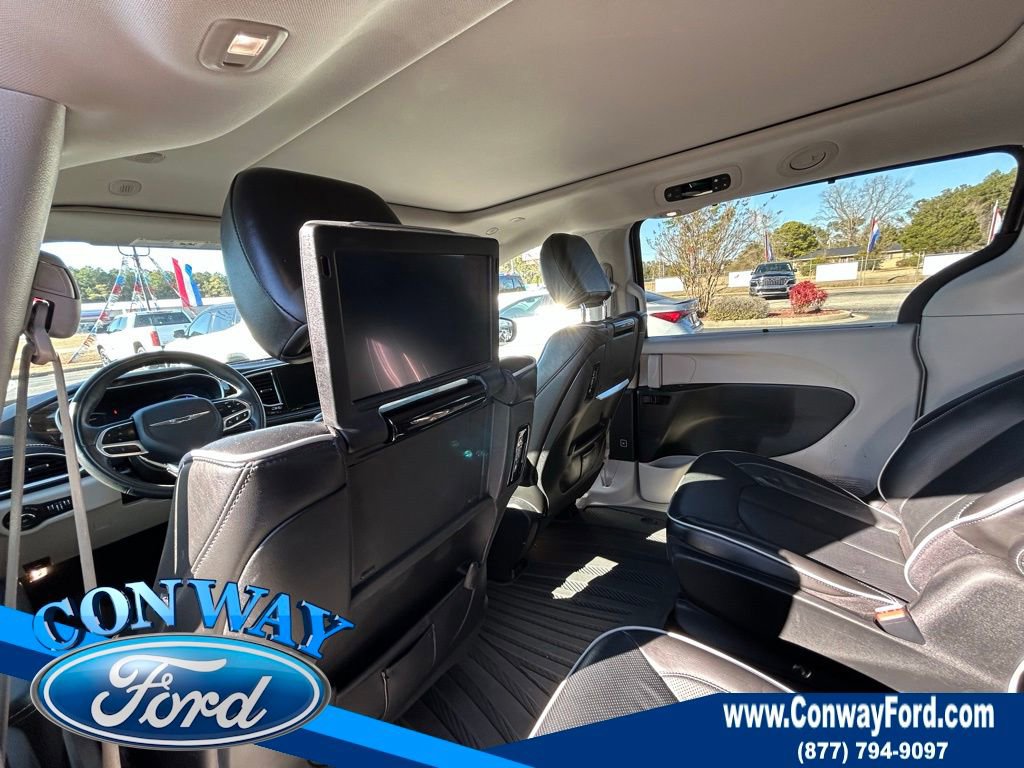 Used 2022 Chrysler Pacifica Limited w/ Uconnect Theater Family Group image 20