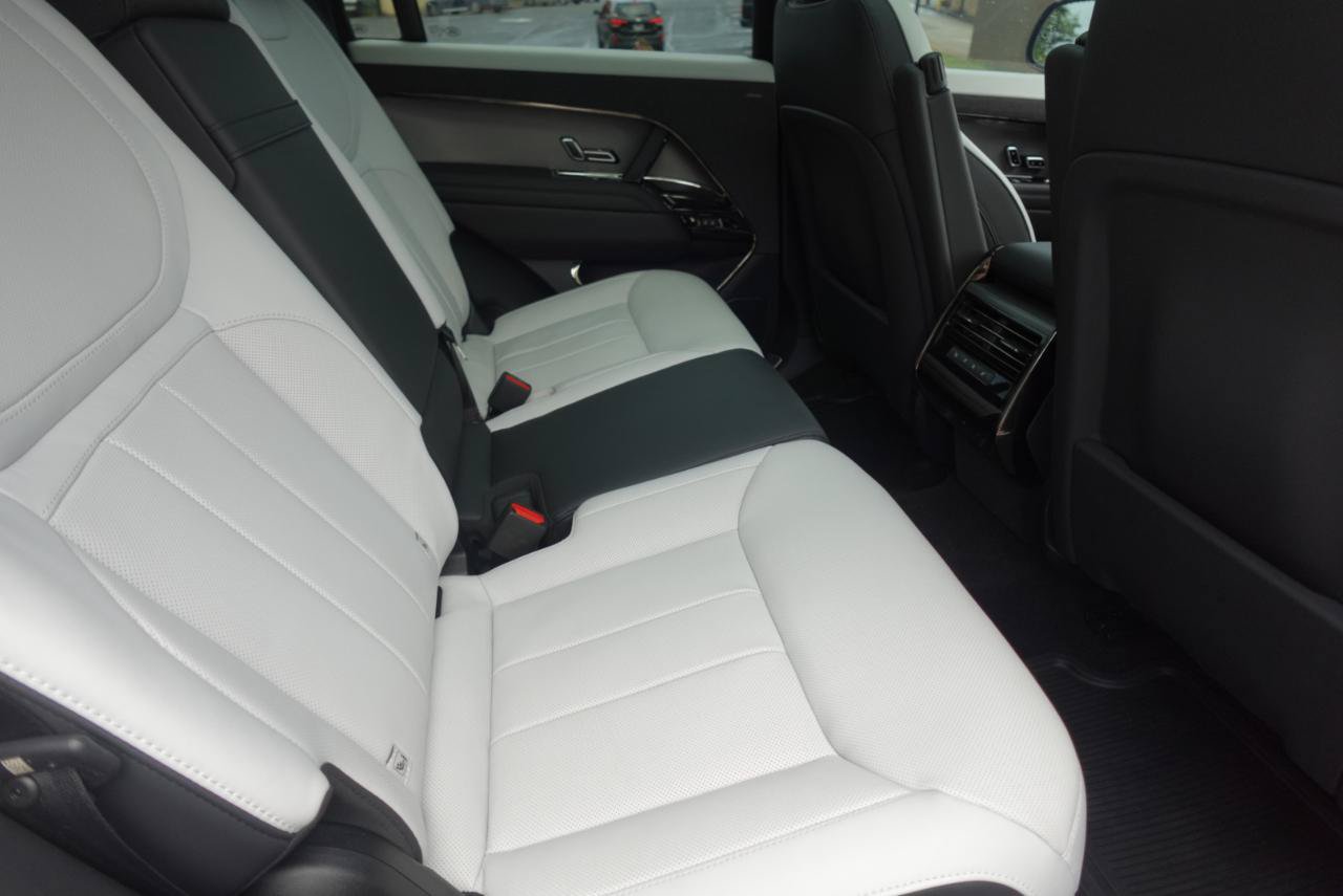 Used 2023 Land Rover Range Rover Sport SE Dynamic AWD/4WD image 16