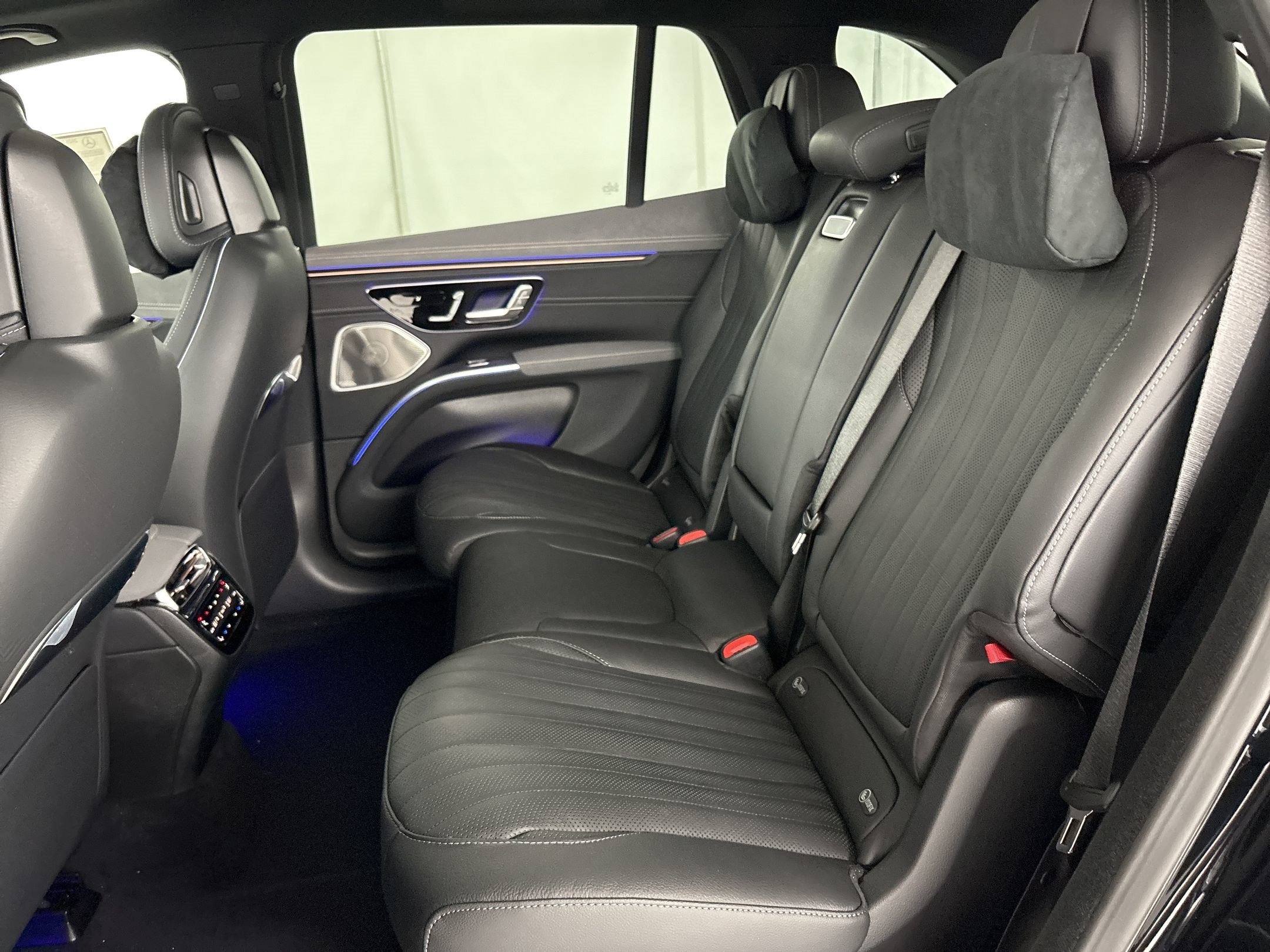 New 2026 Mercedes-Benz EQS 400 4MATIC SUV image 14