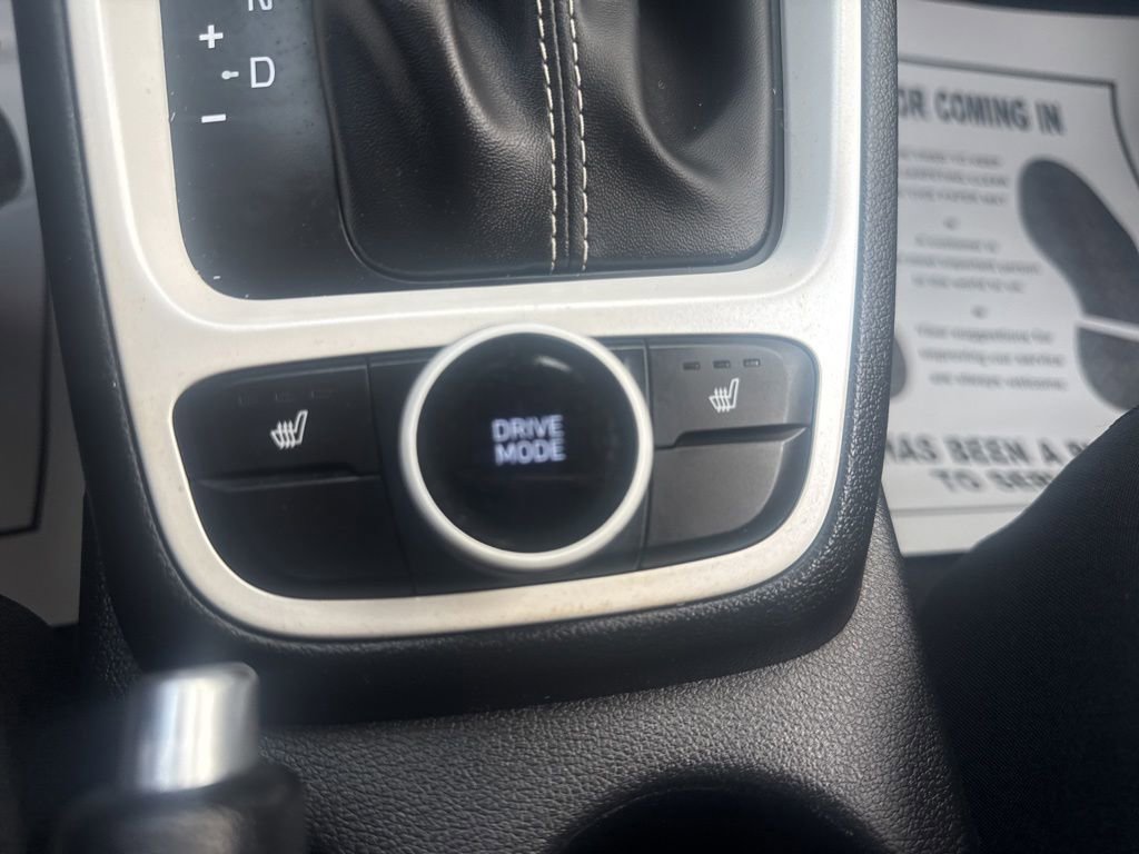 Used 2022 Hyundai Venue Limited FWD image 28