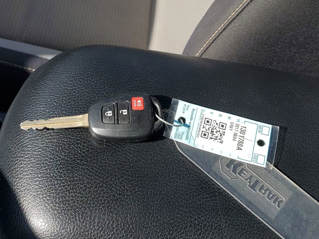 Used 2017 Toyota RAV4 XLE image 27
