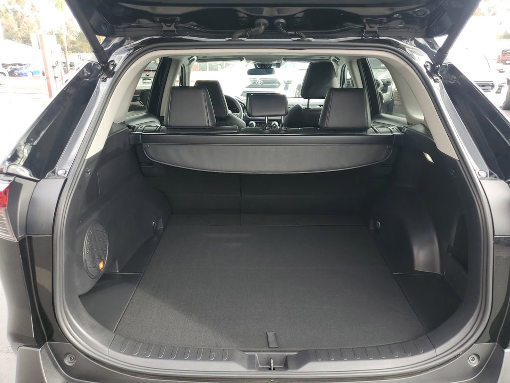 Used 2024 Toyota RAV4 XLE Premium image 28