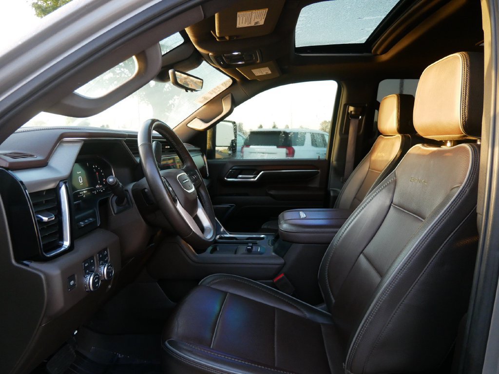 Used 2024 GMC Sierra 3500 Denali w/ Denali Reserve Package AWD/4WD image 9