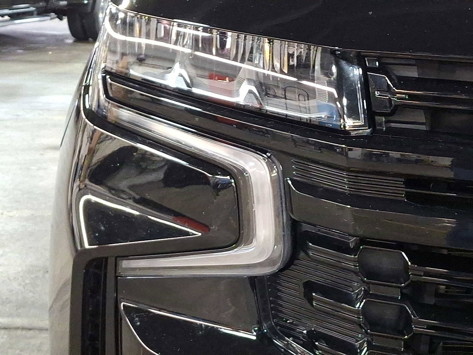 Used 2024 Chevrolet Tahoe Z71 w/ Luxury Package image 10