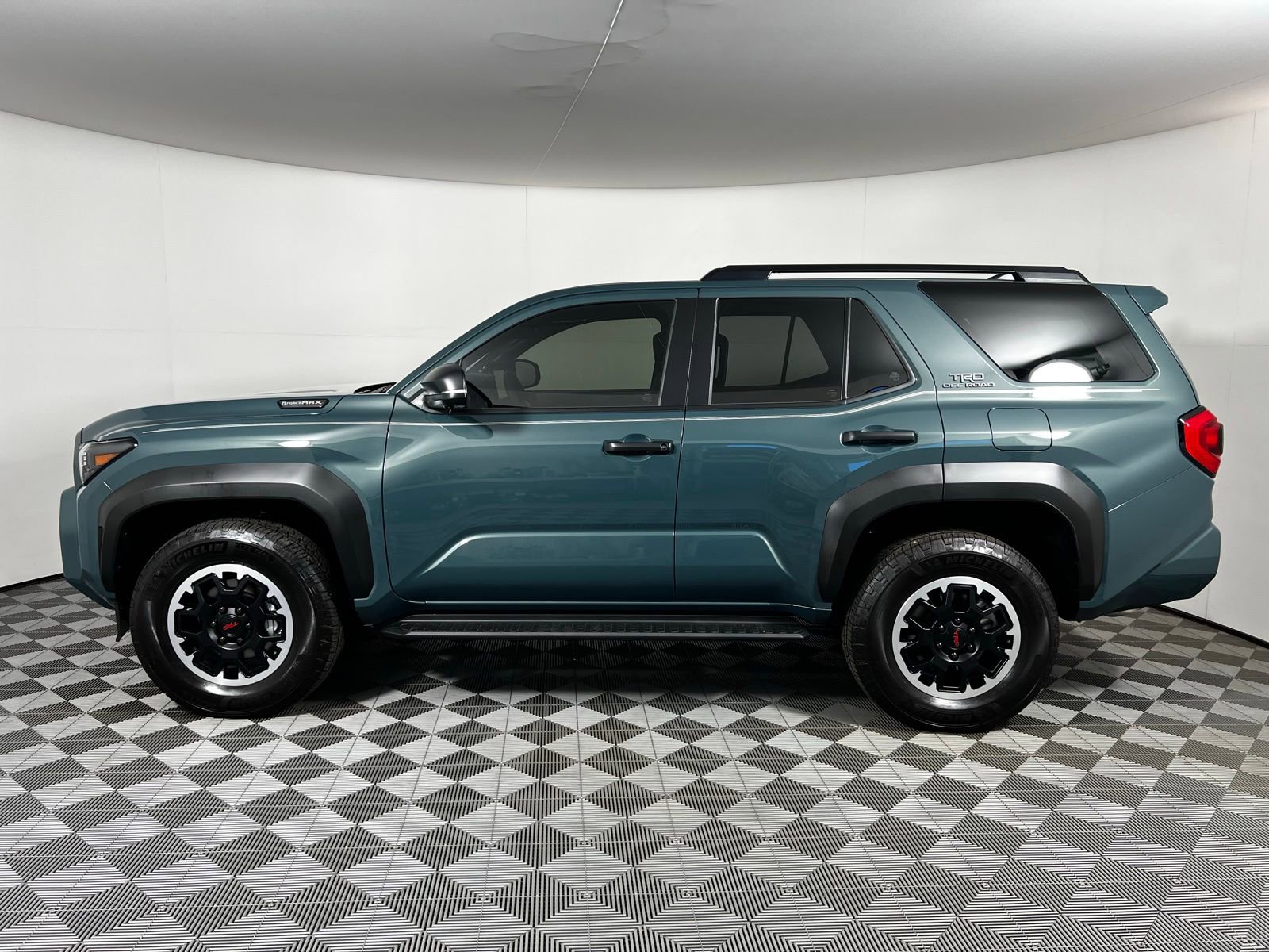 Certified 2026 Toyota 4Runner TRD Off-Road Premium AWD/4WD image 8