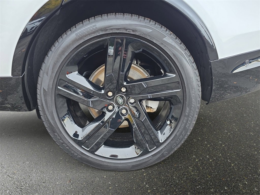 New 2025 Land Rover Discovery Dynamic SE image 36