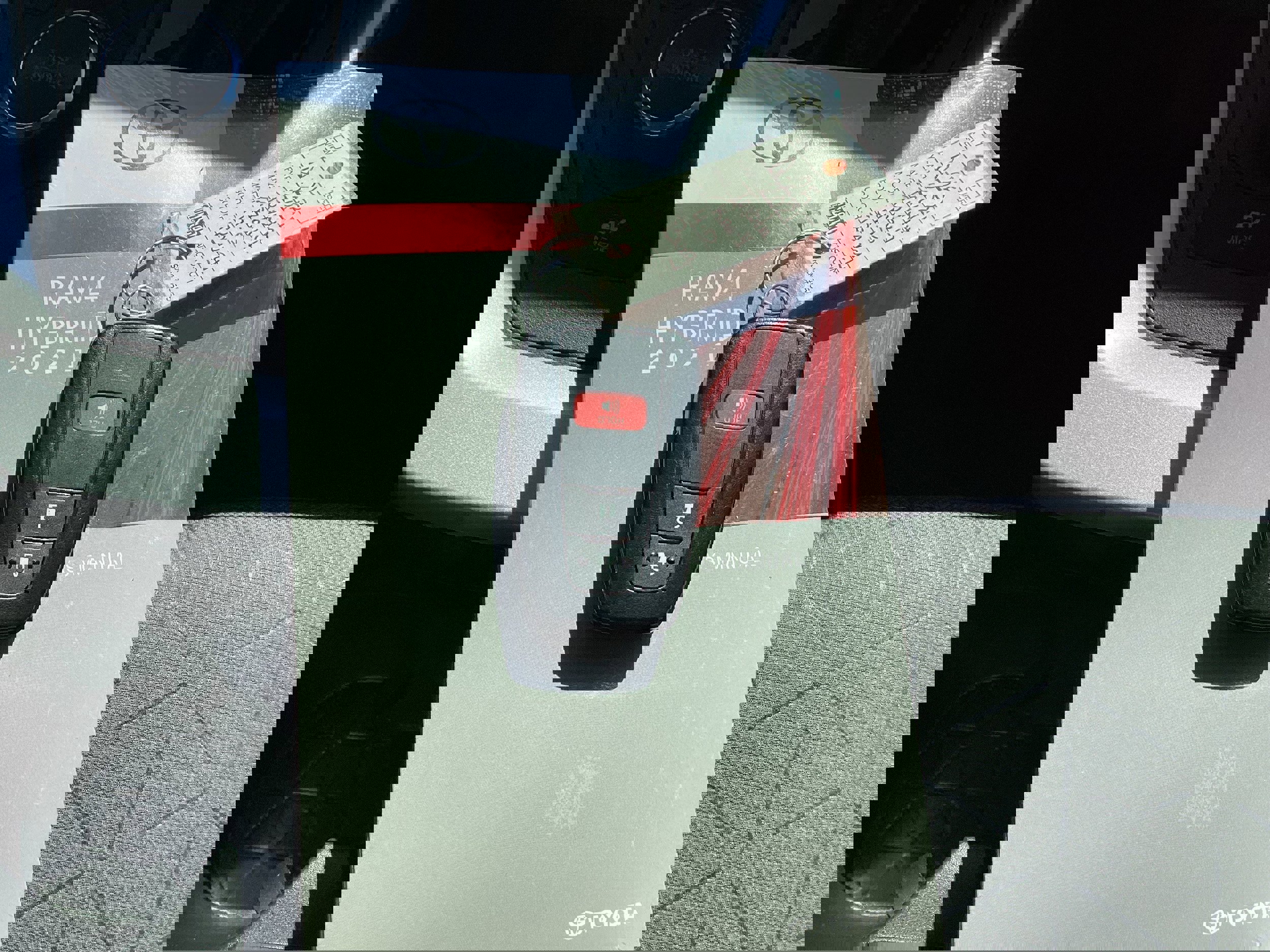 Used 2021 Toyota RAV4 XLE w/ XLE Grade Weather Package image 20