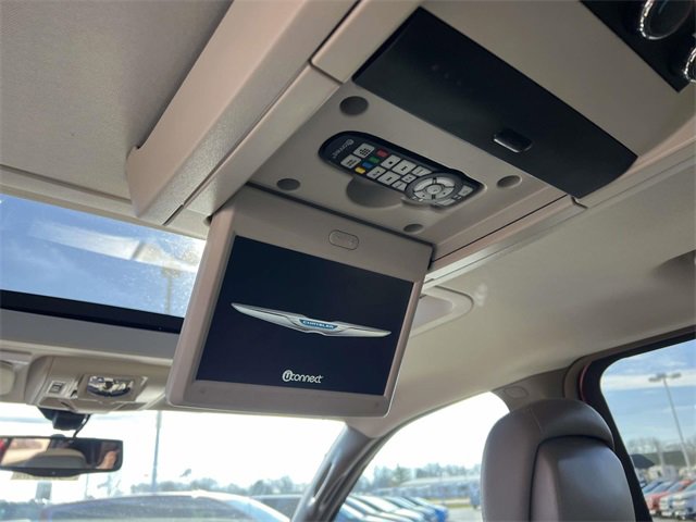 Used 2013 Chrysler Town & Country Touring-L w/ Driver Convenience Group image 27