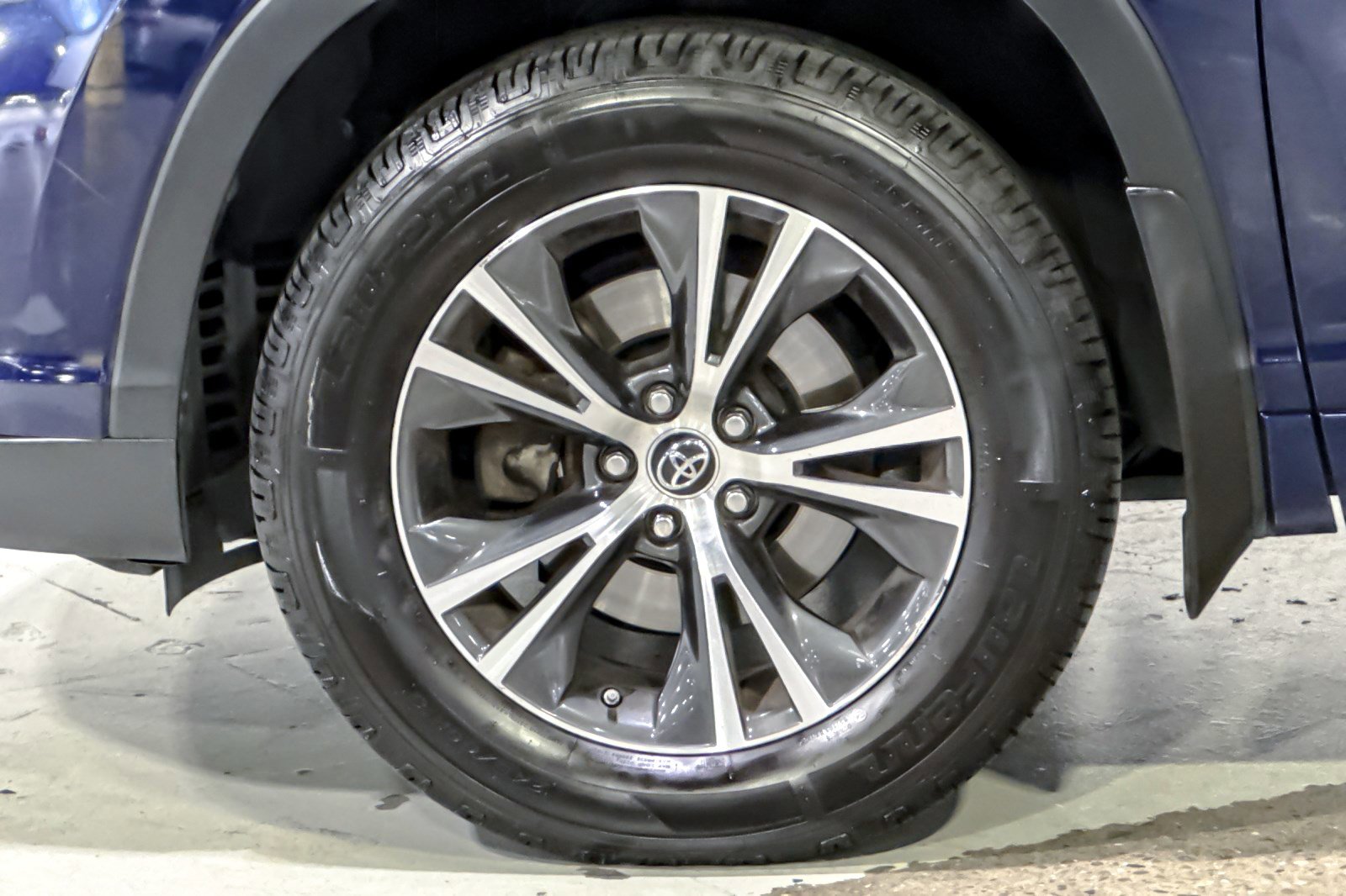 Used 2016 Toyota Highlander XLE AWD/4WD image 11