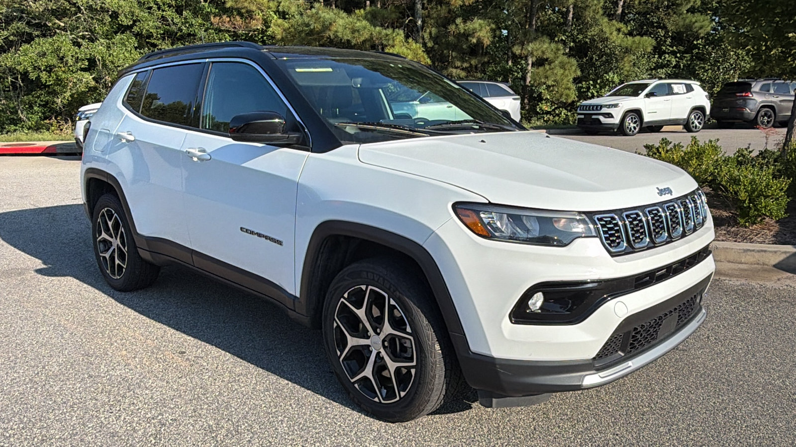 Used 2024 Jeep Compass Limited AWD/4WD image 5
