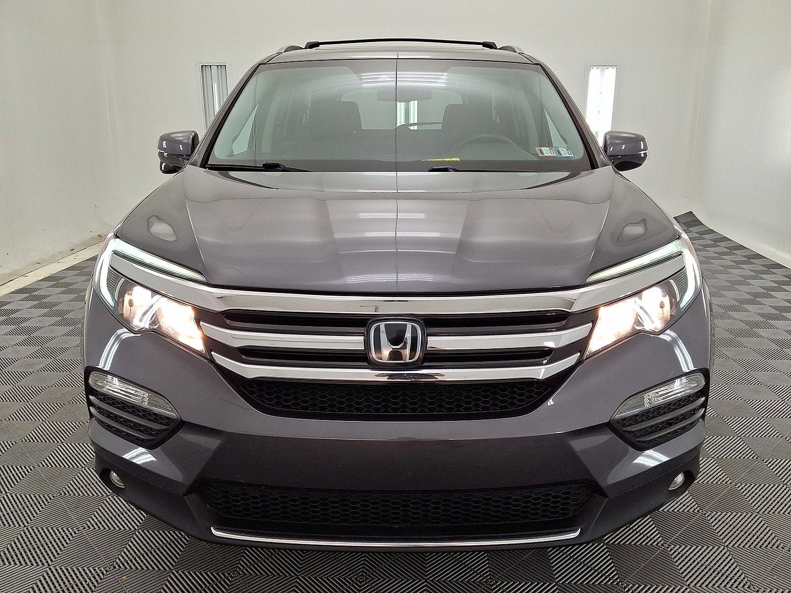 Used 2018 Honda Pilot Touring image 29