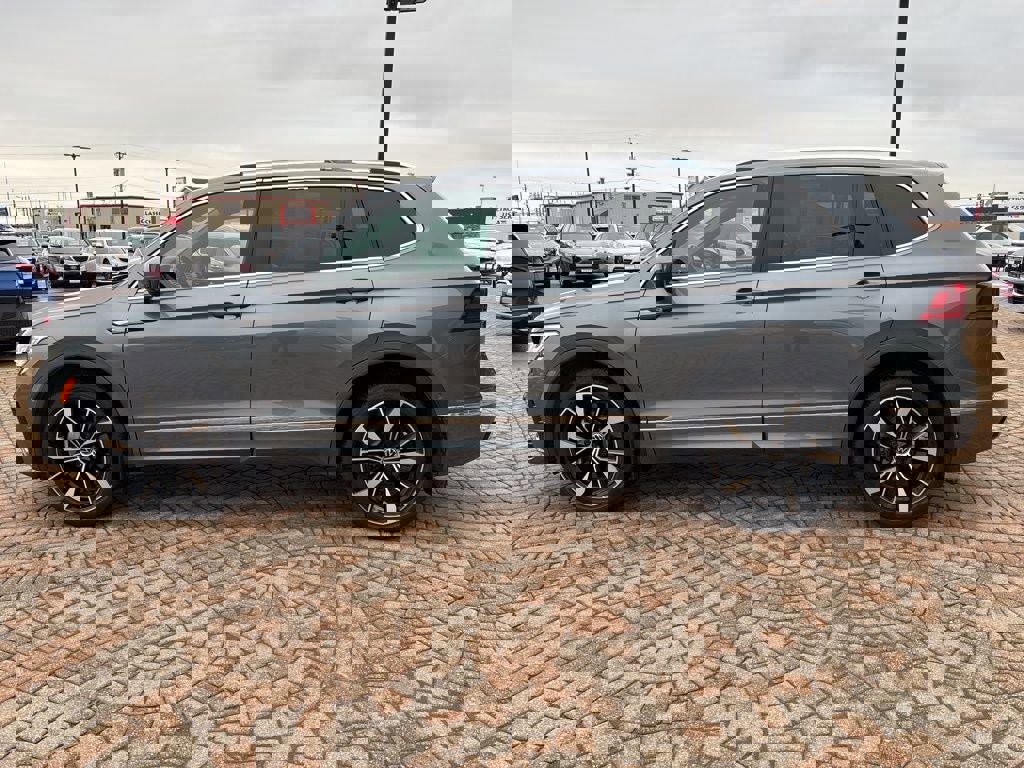 Used 2024 Volkswagen Tiguan SEL R-Line image 8