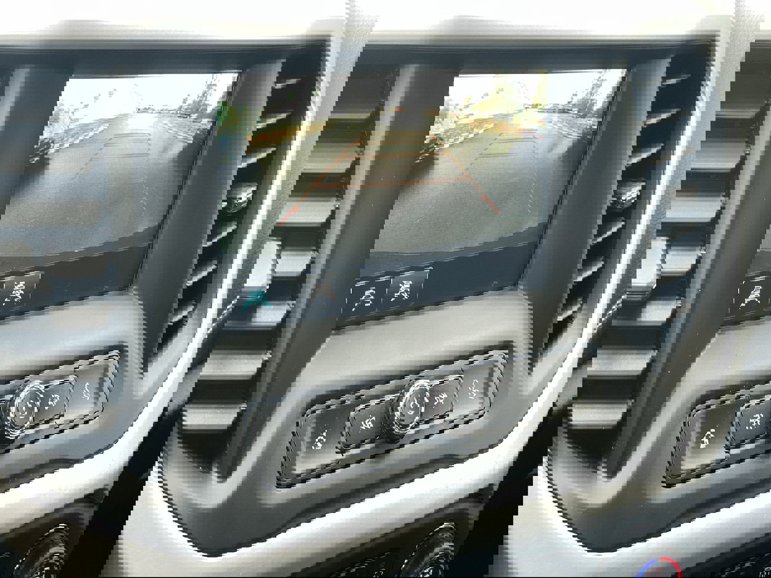 Used 2019 GMC Acadia SLE image 26