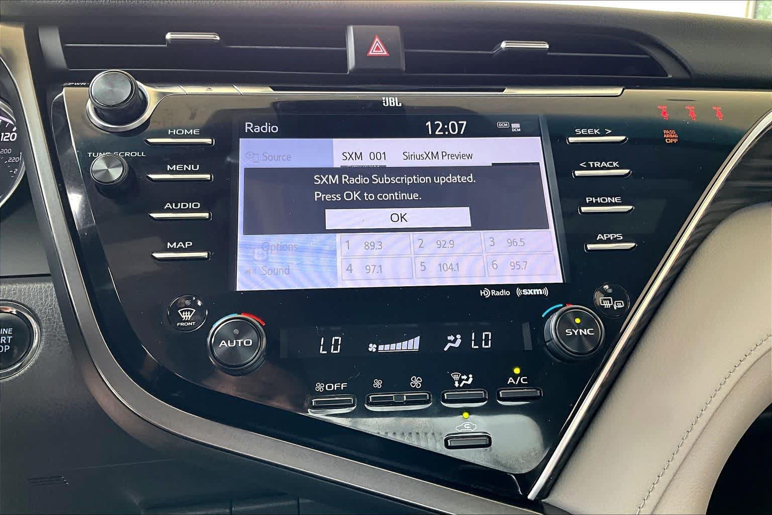 Used 2018 Toyota Camry XLE w/ Driver Assist Package FWD image 32