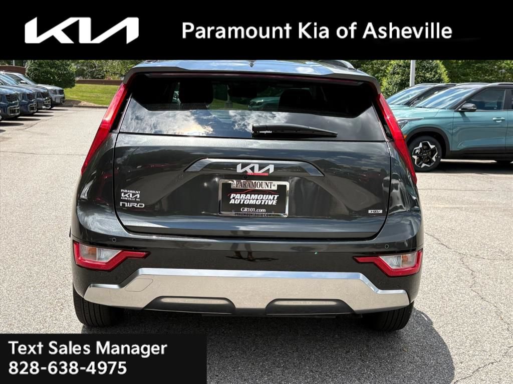 Certified 2025 Kia Niro FWD image 5