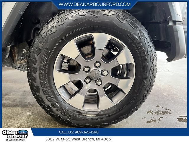 Used 2019 Jeep Wrangler Unlimited Sahara w/ Advanced Safety Group AWD/4WD image 7