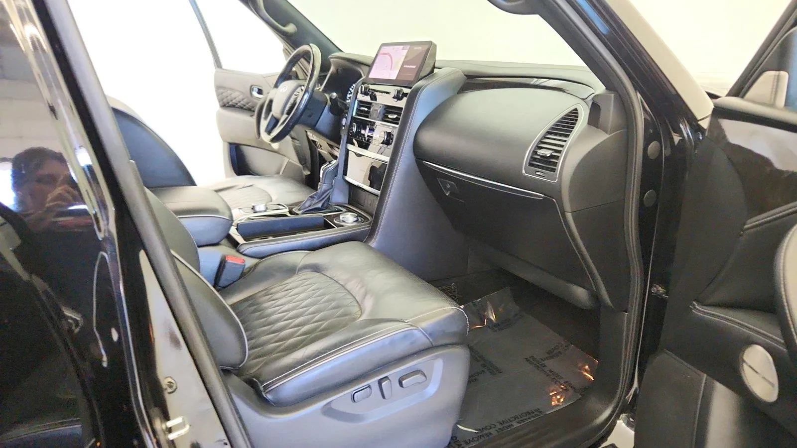 Used 2024 INFINITI QX80 Sensory w/ Cargo Package AWD/4WD image 29