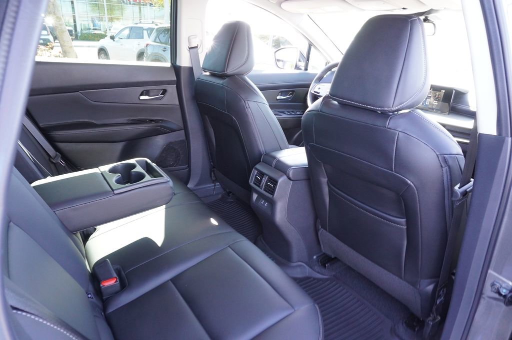 Certified 2025 Nissan Murano SV FWD image 10