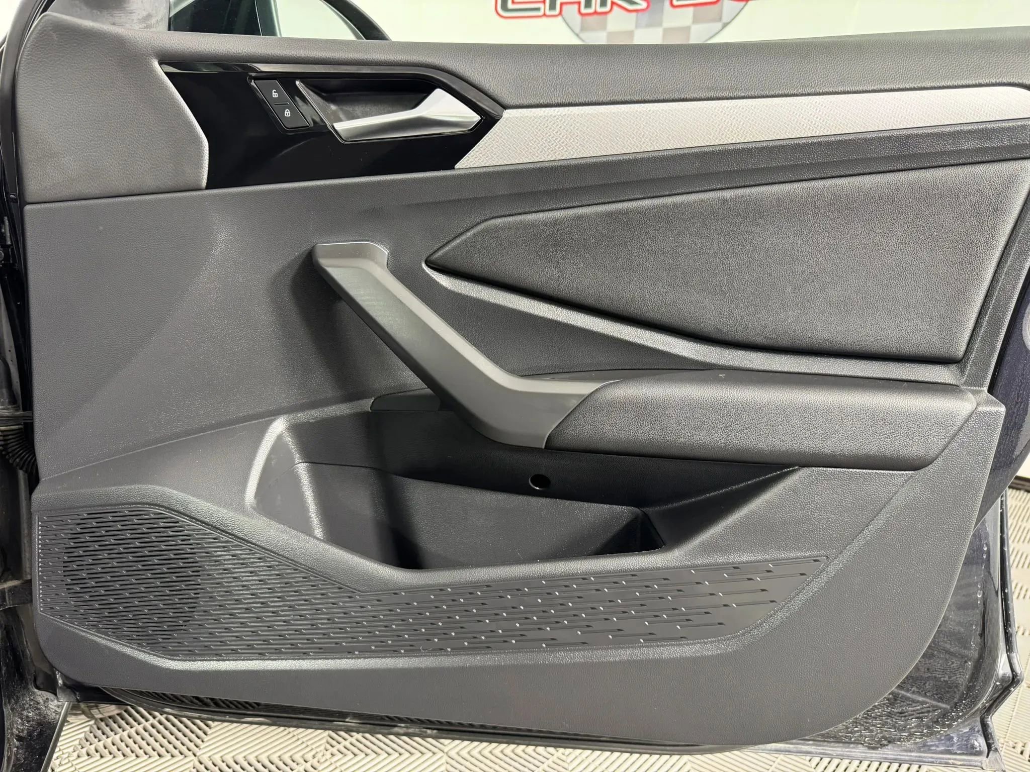 Used 2020 Volkswagen Jetta R-Line FWD image 39