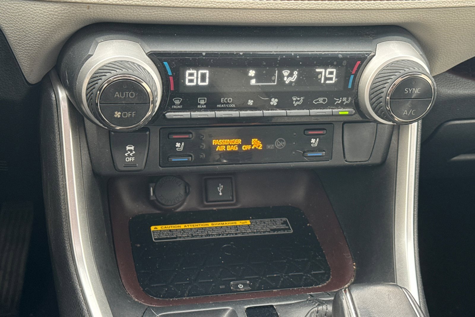 Used 2020 Toyota RAV4 Limited image 28