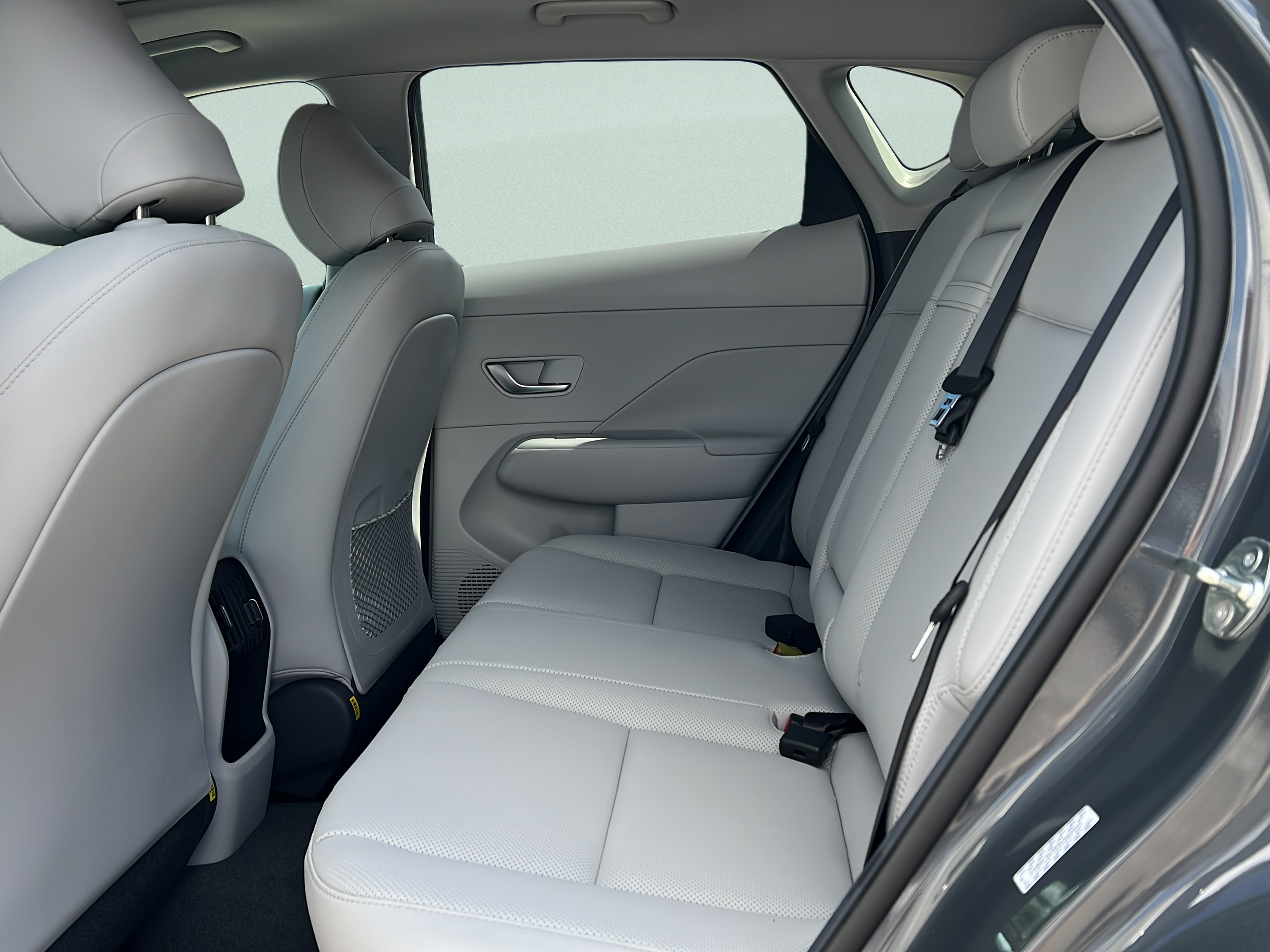 Certified 2025 Hyundai Kona Limited FWD image 10