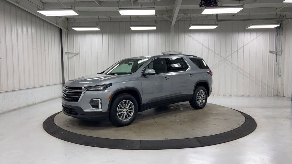 Used 2023 Chevrolet Traverse LT image 4