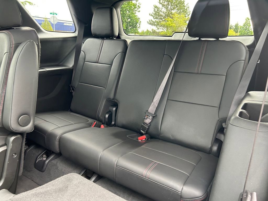 Used 2023 Chevrolet Traverse RS image 36
