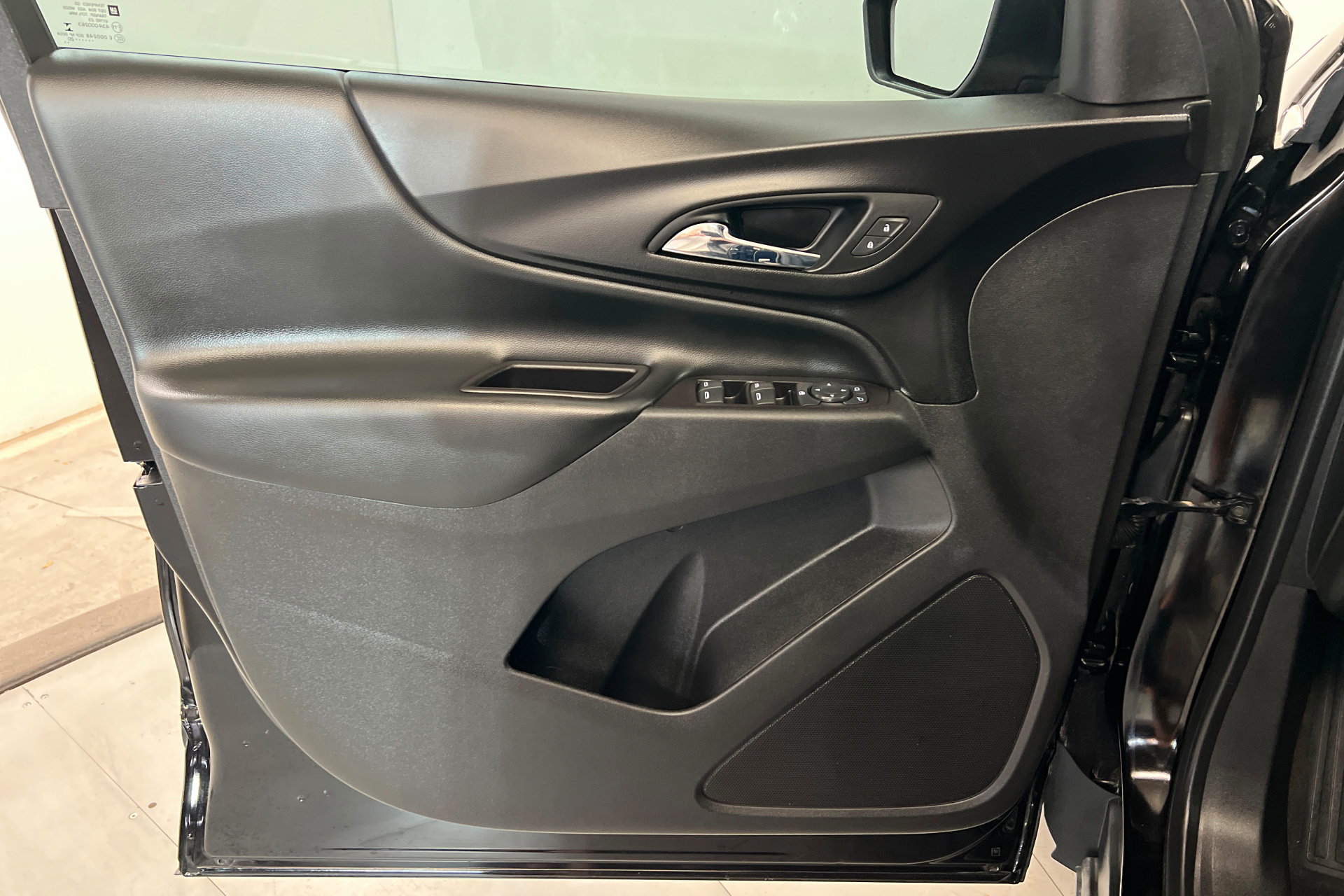 Used 2020 Chevrolet Equinox LT FWD image 15