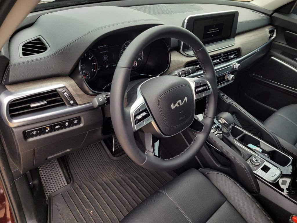 Used 2022 Kia Telluride SX w/ Nightfall Edition Package image 11