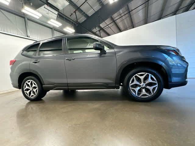 Used 2020 Subaru Forester Premium AWD/4WD image 3