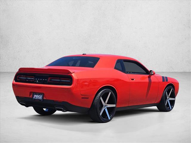 Used 2016 Dodge Challenger SXT RWD image 5