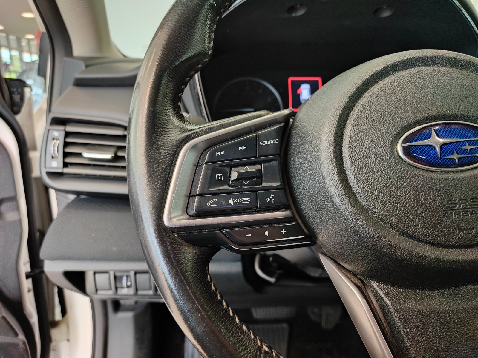 Used 2024 Subaru Outback Premium AWD/4WD image 16